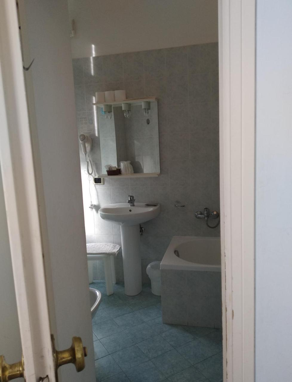 Hotel Lucciola Bordighera Eksteriør billede