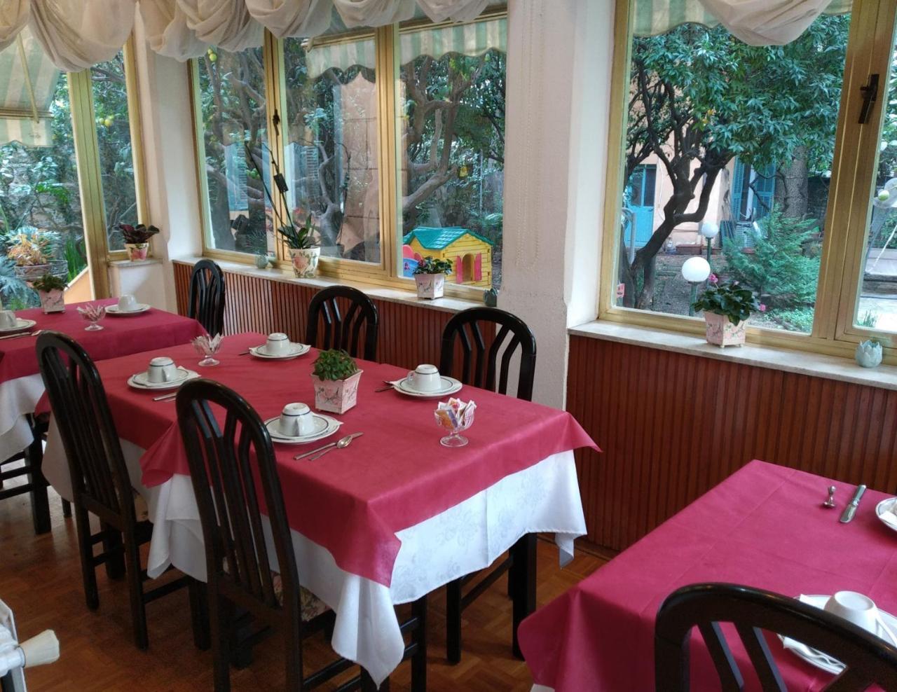 Hotel Lucciola Bordighera Eksteriør billede