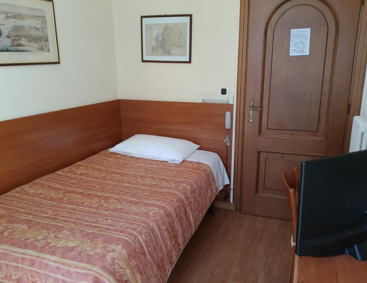 Hotel Lucciola Bordighera Eksteriør billede