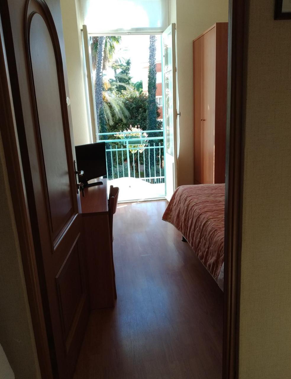 Hotel Lucciola Bordighera Eksteriør billede